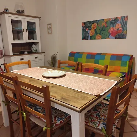 La Casetta Fra Gli Ulivi 펜션 *